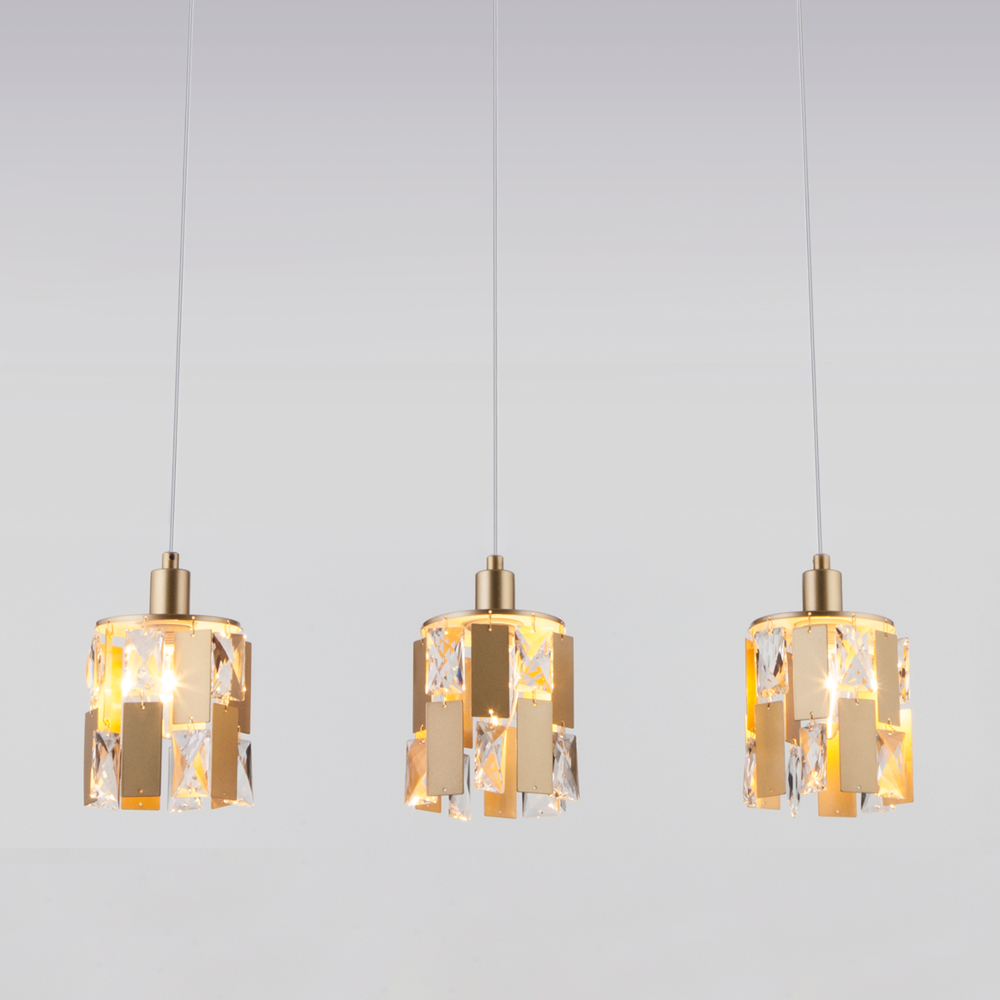 Подвесной светильник с хрусталем 50101/3 перламутровое золото Подвесной светильник с хрусталем 50101/3 перламутровое золото