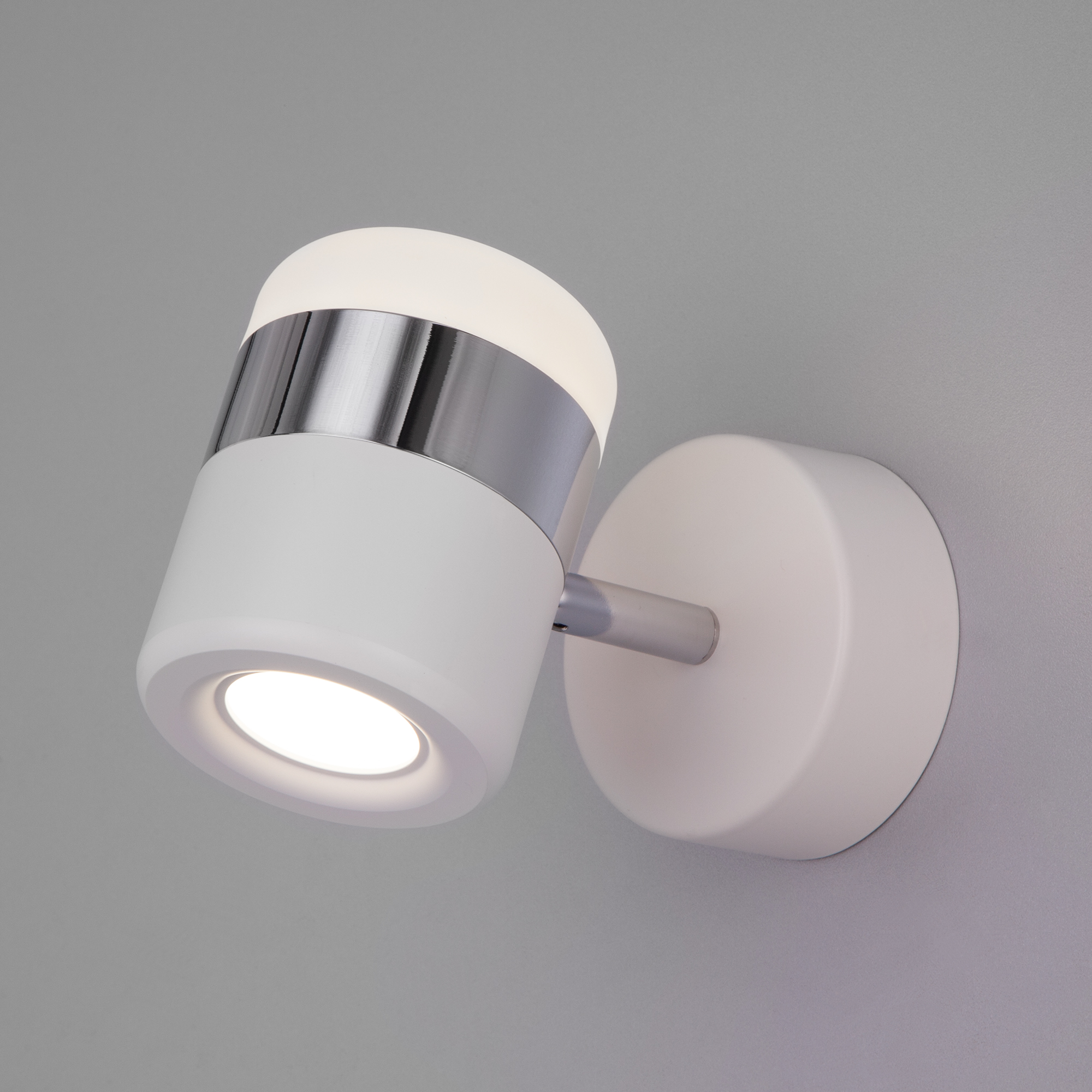 Настенный светодиодный светильник 20165/1 LED хром/белый Настенный светодиодный светильник 20165/1 LED хром/белый